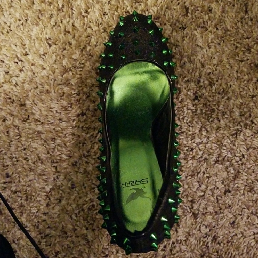 Shoes - Picture 4 of 4
